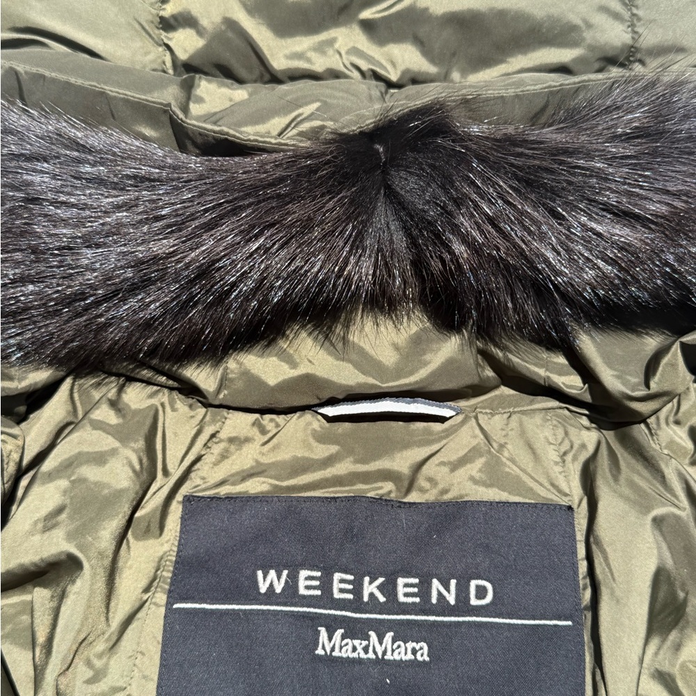 MaxMara Women’s Olive Puffer Jacket with Mink Fur Trim - Picture 3 of 9